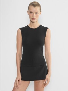 BNWOT TNA SoChill Cardinal T-shirt